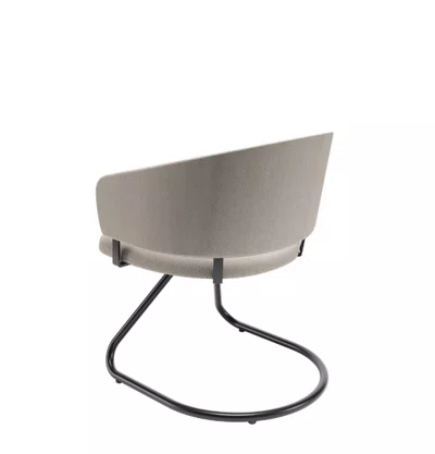 cadeira base em “s” tecido fendi