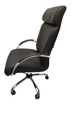 Cadeira Presidente Preta – Estofada com Mecanismo Relax