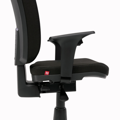Cadeira Presidente Preta – Giratória com Back System