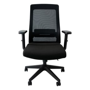 Cadeira Diretor Preta em Tecido – Encosto em Tela e Braços 2D