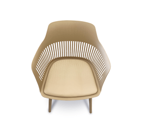 Cadeira Nude – Assento Estofado em PU com Estrutura em Polipropileno