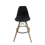 Banqueta Base Madeira Eames Preta